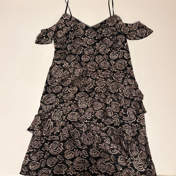 White House Black Market Black Lace Floral Tiered Mini Dress Size 6 - Picture 2 of 11